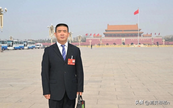 乐竞体育代表：呼吁年轻人能进入建筑行业放开落户条件让农民工进城安家